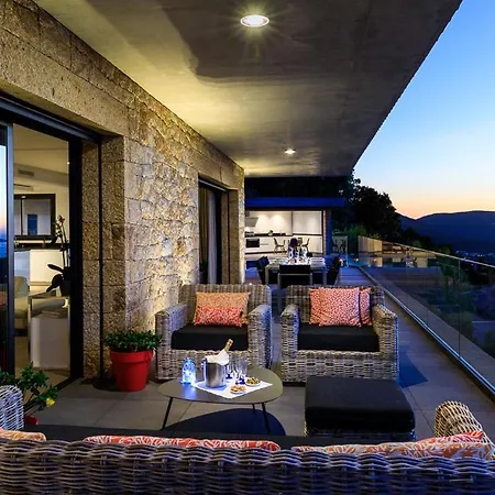Sleeps 8 Pool Air Con Bartaccia