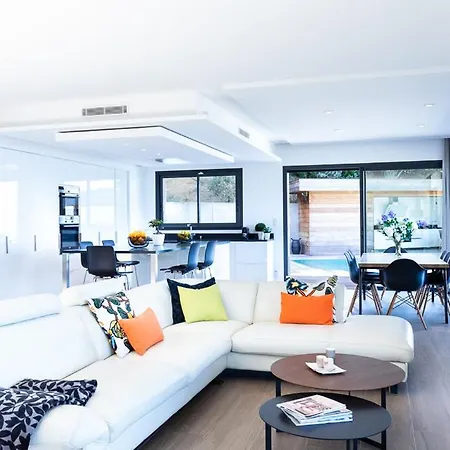 别墅 Sleeps 8 Pool Air Con *