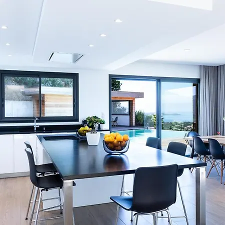 Sleeps 8 Pool Air Con Bartaccia