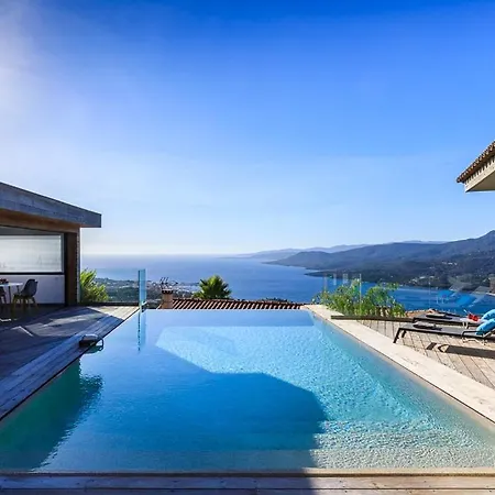 Sleeps 8 Pool Air Con 别墅 *