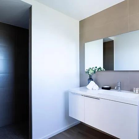 Sleeps 8 Pool Air Con 别墅 *